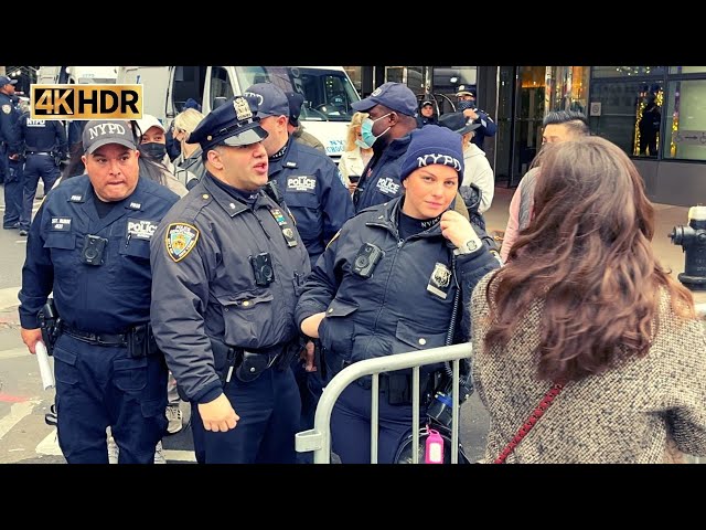 The Last Day Of 2021 In New York City - Walk 8th Avenue NYC - Manhattan Walking Tour 4k