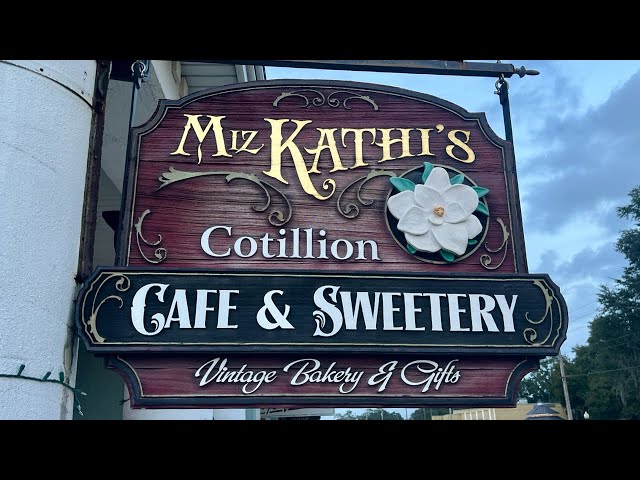 Eating at Miz Kathi's Cotillion Southern Cafe in Wildwood, FL | Restaurants in Wildwood, Florida