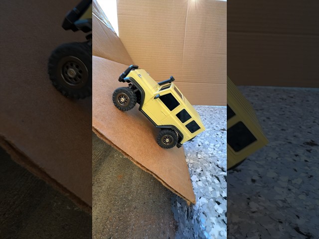 This MICRO RC Rock Crawler is a BEAST! 💪