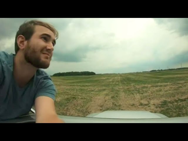 Meet an Ottawa storm chaser who runs into the face of danger