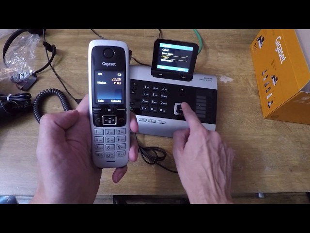 Gigaset DX800A Part 6 of 7: Internal calls and menus