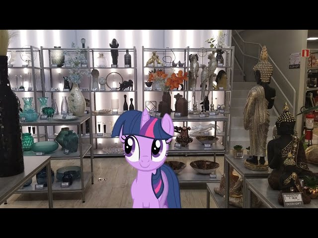 My little Pony Twilight Inside the Mall in Ornament Stores