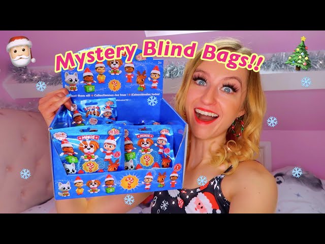 OPENING 10 MYSTERY CHRISTMAS BLIND BAGS!!😱🎅🏻 *ULTRA RARE!*🤭 | Vlogmas Day 6🎁