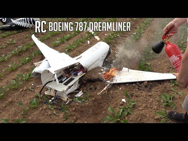 BRUTAL CRASH, The last flight of my new RC Boeing 787