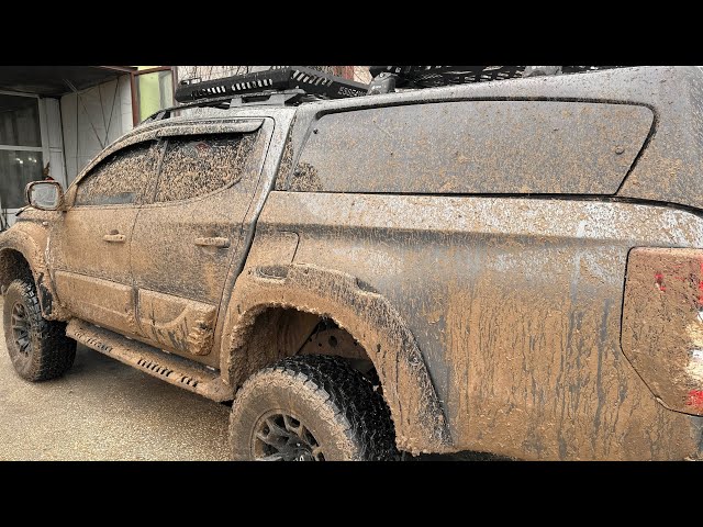 How to wash DIRTIEST 4x4 off road JEEP 🤮? #asmr #satisfying
