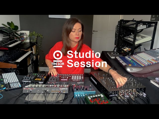 Tresor Studio Session: Kerrie