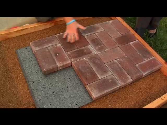 Lowes lays out the pavers