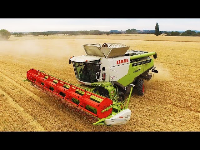 Claas Lexion 770 TT and Lexion 760 combine harvester | wheat harvest 2016