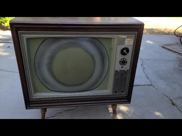 RCA CTC16 Remote Set Resurrection Round Tube Vintage Tv Pt1 CRT Cataract And Analysis