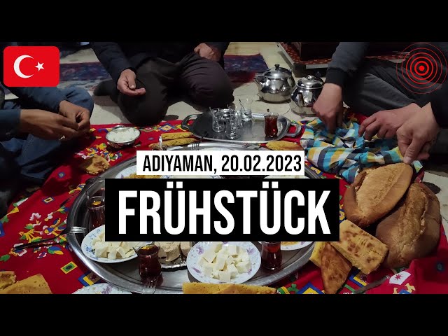20.02.2023 #Adıyaman Frühstück in Dorf das durch #Erdbeben der #Türkei teilweise ganz zerstört wurde