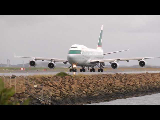 Cathay Pacific 747, Qantas A380 Landing, Pacific Blue 737 Take off