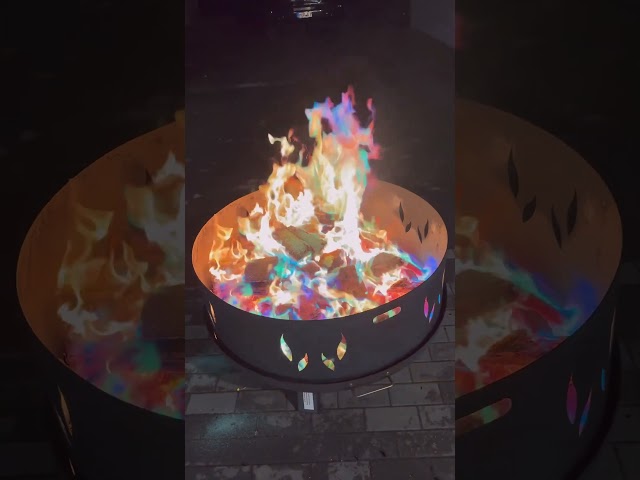 Feuer in verschiedenen Farben brennen lassen