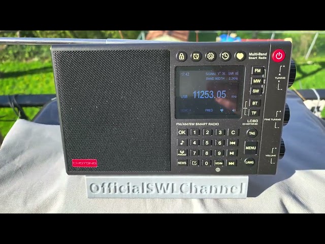 Choyong LC90 Royal Air Force one UK 11253 kHz USB on telescopic antenna