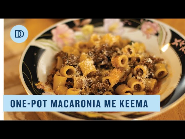 Greek-Style One Pot Pasta with Meat Sauce: Macaronia me Keema