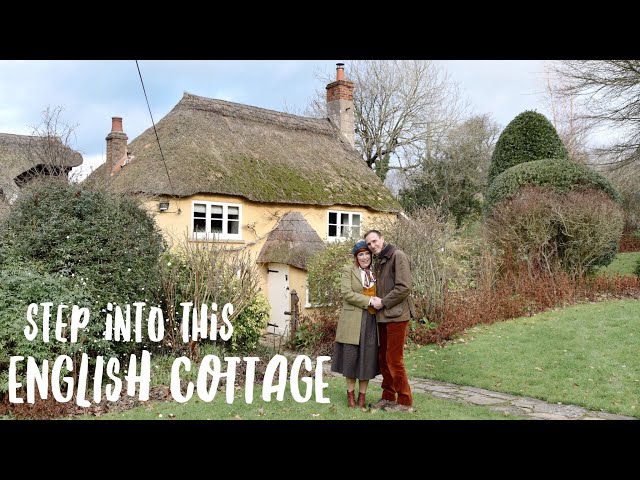 Step into this COLOURFUL ENGLISH COUNTRY COTTAGE