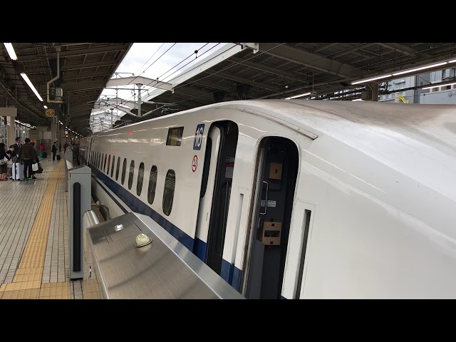 新幹線のぞみ27号 女性車掌の指差喚呼の声が大きい 2018 Kyoto station