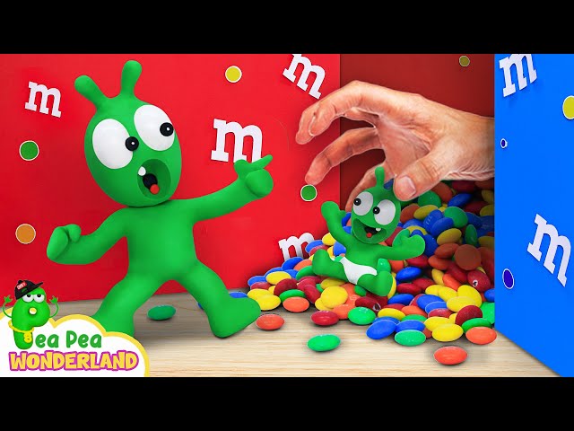 Pea Pea & Baby Pea Pea Explore The Mysterious M&M Candy Maze | Cartoon for Kids - Pea Pea Wonderland
