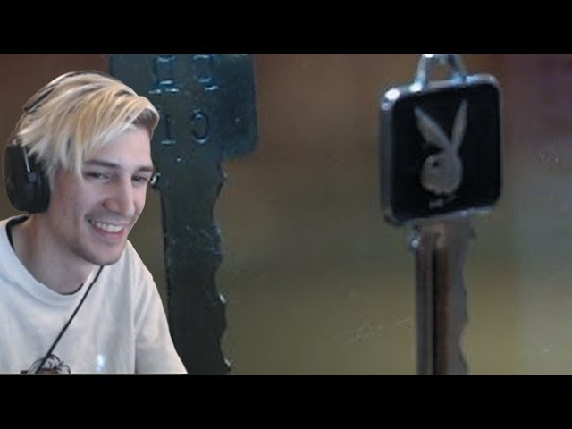 xQc reacts to Pawn Stars: Playboy Club Keys (with chat)