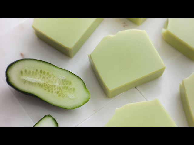 Homemade cucumber soap🥒 A cooling recipe