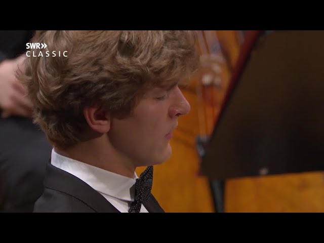 Mozart Piano Concerto No. 22 in E-flat major by Jan Lisiecki