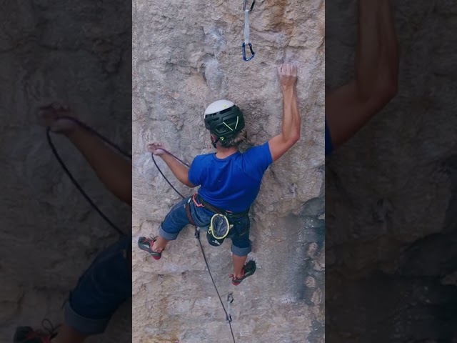 Battle against my first 8a and test if Training is better than Just Climbing