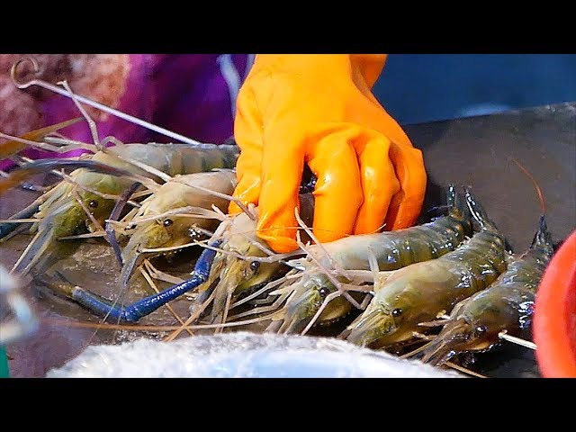 Taiwanese Street Food - LIVE GIANT PRAWNS Shrimp Seafood Balls Kaohsiung Taiwan