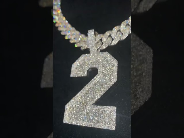 Shedeur Sanders CASHED OUT on a new custom VVS Diamond Chain