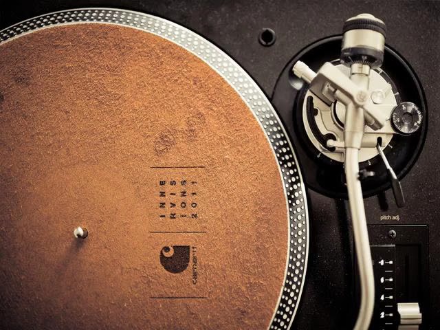 Voyager (DJ Friction) - Jupiter Space (2000 Original Mix) Progressive Trance Breaks / Breakbeat