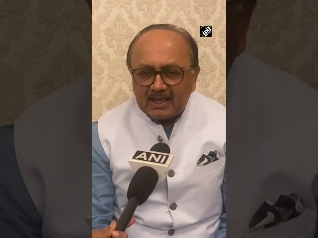 “Opposition not uniting but scattering” Sidharth Nath Singh over Congress-AAP war of words