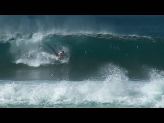 Mick Fanning Wins 2009 ASP World Title at Pipeline
