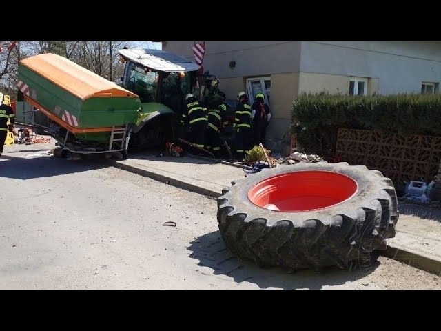 Equipment Lost Control - John Deere Tractor Accident ! Machinery In Dangerous Conditions !