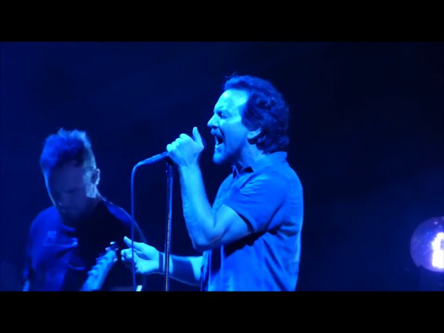 Pearl Jam - Release (Wrigley Field 2016) (Enhanced Audio)