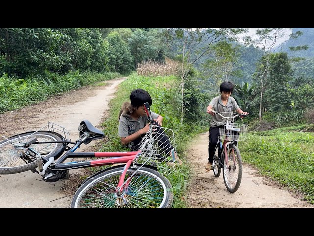 Practicing Cycling, Falling Repeatedly Due to Cycling, Cooking Vegetables on the Farm to Eat
