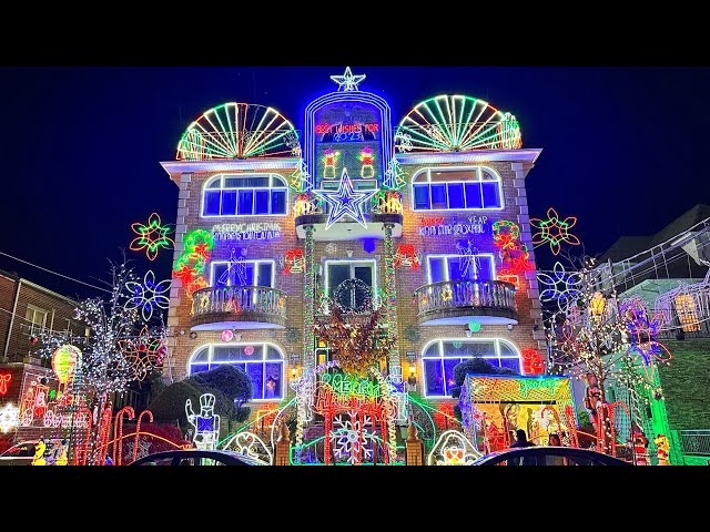 ⁴ᴷ Dyker Heights Christmas Lights 2022 in Brooklyn New York City ✨NYC Christmas ✨