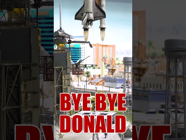 Bye bye Donald - Make the moon great again 😂