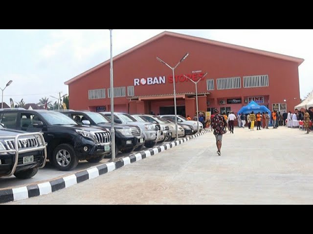 ONE OF THE BIGGEST CONVENIENCE STORES IN NIGERIA JUST OPENED UP IN NNEWI!!💃🏽🤸🏽‍♀️ #Vlogmas Day 16