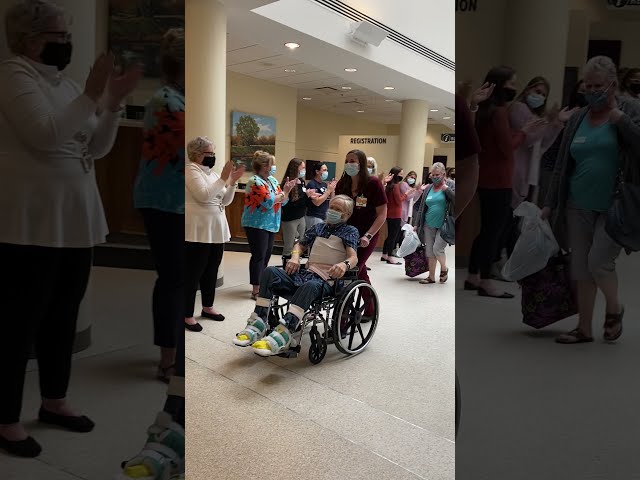COVID–19 Clap Out for Patient | Mosaic Life Care