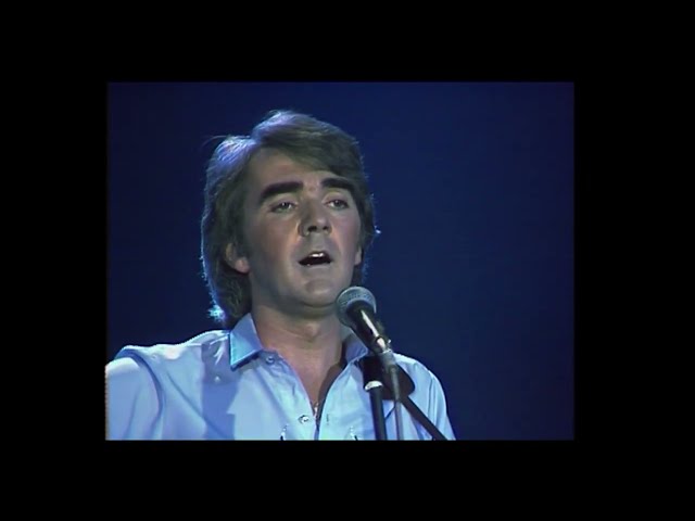 Johnny McEvoy - The Town I Loved So Well (Live 1982)