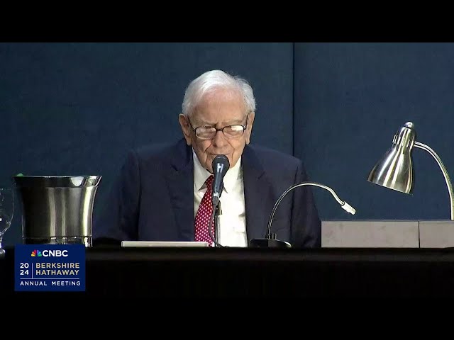Buffett on Berkshire's $188 billion cash pile: 'We only swing at pitches we like'