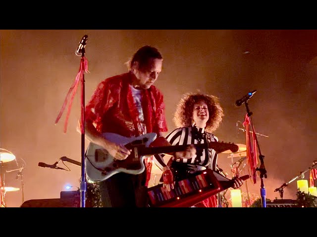 Arcade Fire "Une année sans lumière" LIVE at Shaky Knees Late Night Set. Atlanta, GA @ Masquerade