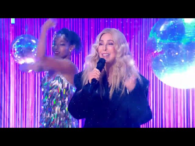 Cher - DJ Play A Christmas Song [Live on Graham Norton] HD