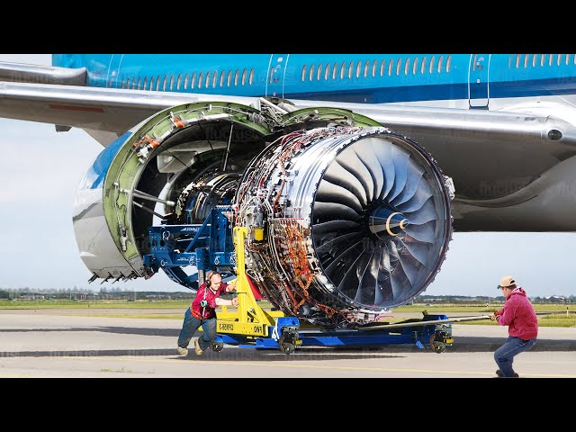 Hypnotic Process of Repairing World’s Most Powerful Jet Engines Ever Made