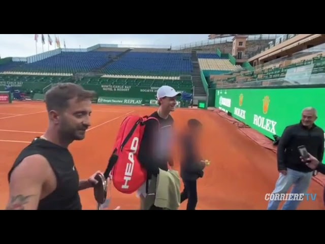 Jannik Sinner vs. le Iene dopo l'allenamento a Montecarlo- ATP Master 1000 Montecarlo 2024 🦊🇲🇨