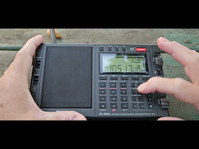Morning band scan in the park 10000-11000khz using Tecsun PL 990X