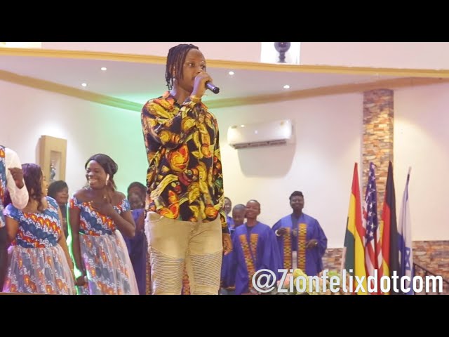 Kelvynboy Performs Powerful Gospel Songs At Church