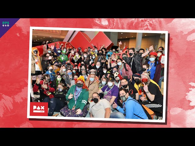 Meet The PAX Facebook Group That Takes A Community Photo Every Single Year