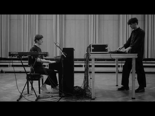 TWO LANES - Live Performance (Piano Set)