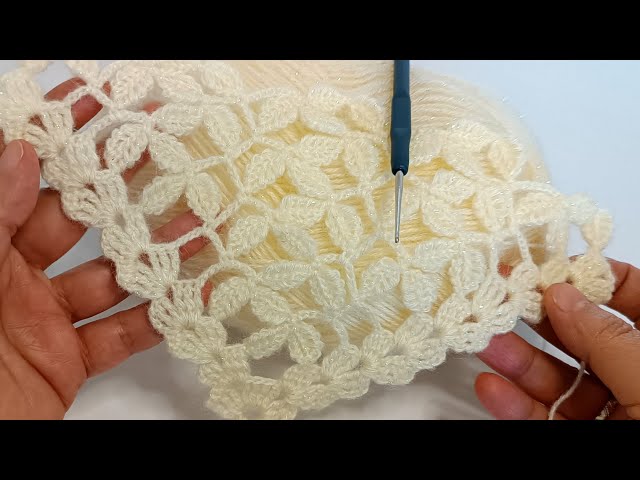 New design crochet! only 1 row very simple! crochet triangle shawl making