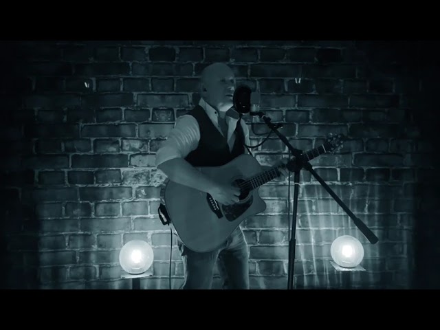 Paul Mahon - Dancing In The Dark (Acoustic)