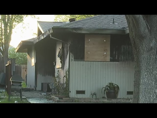 Man barricaded in South Sacramento home dies after setting it on fire